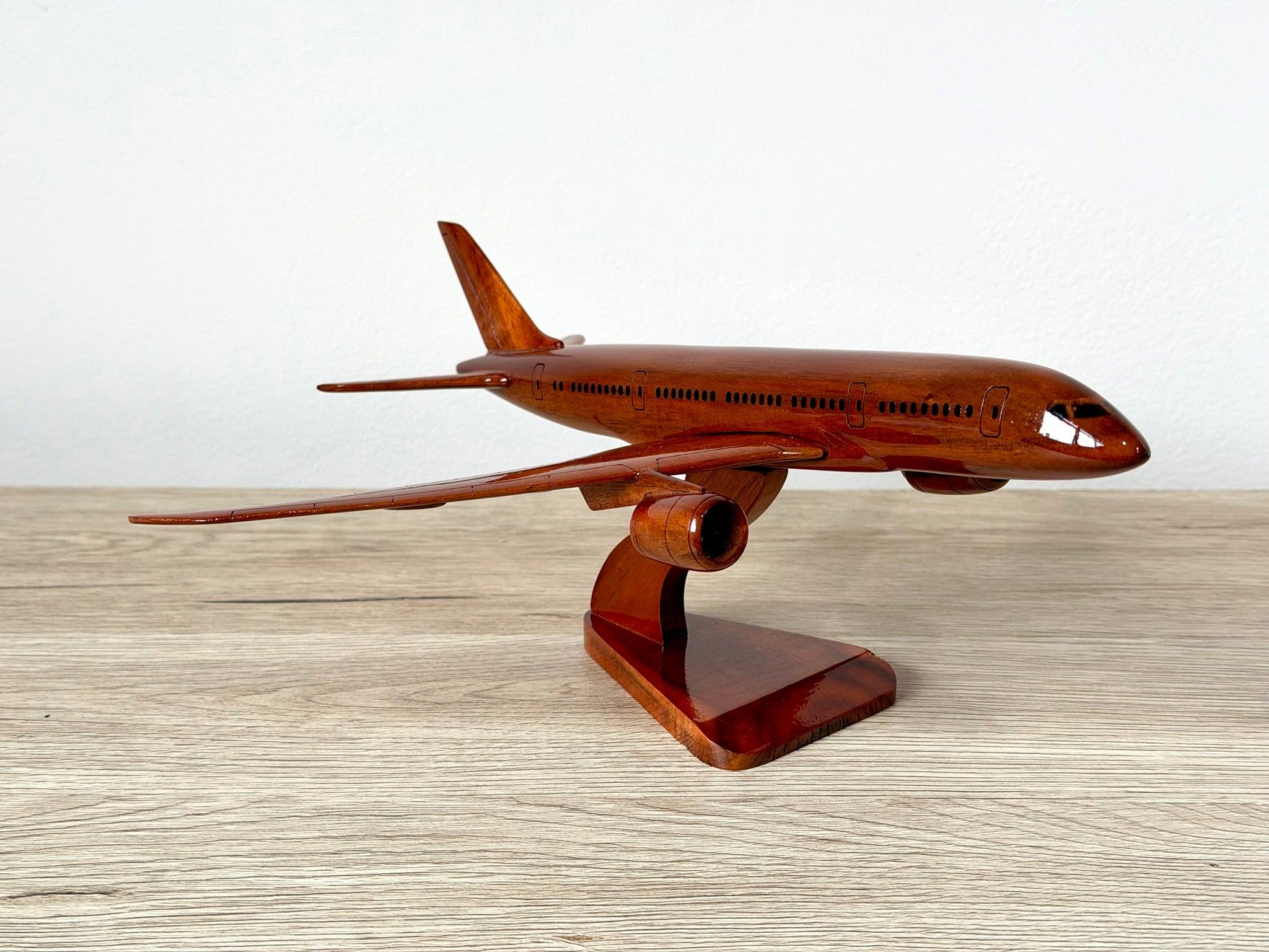 Wooden Model - B787