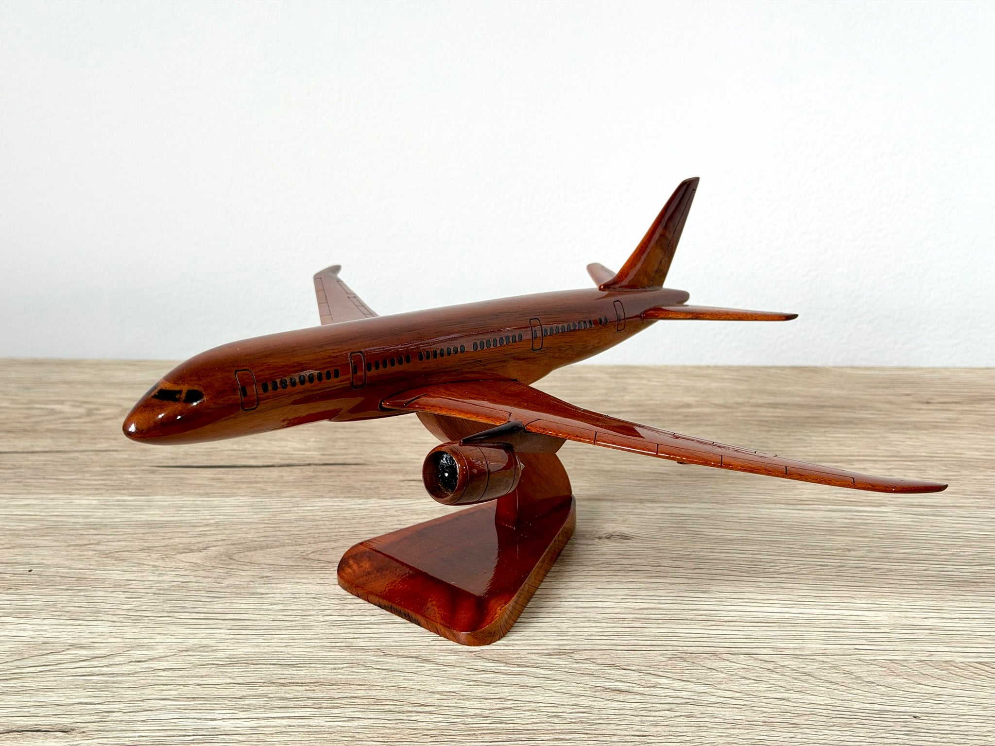 Wooden Model - B787