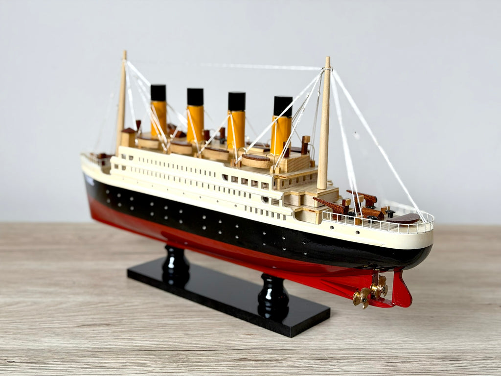 Wooden Model - Titanic