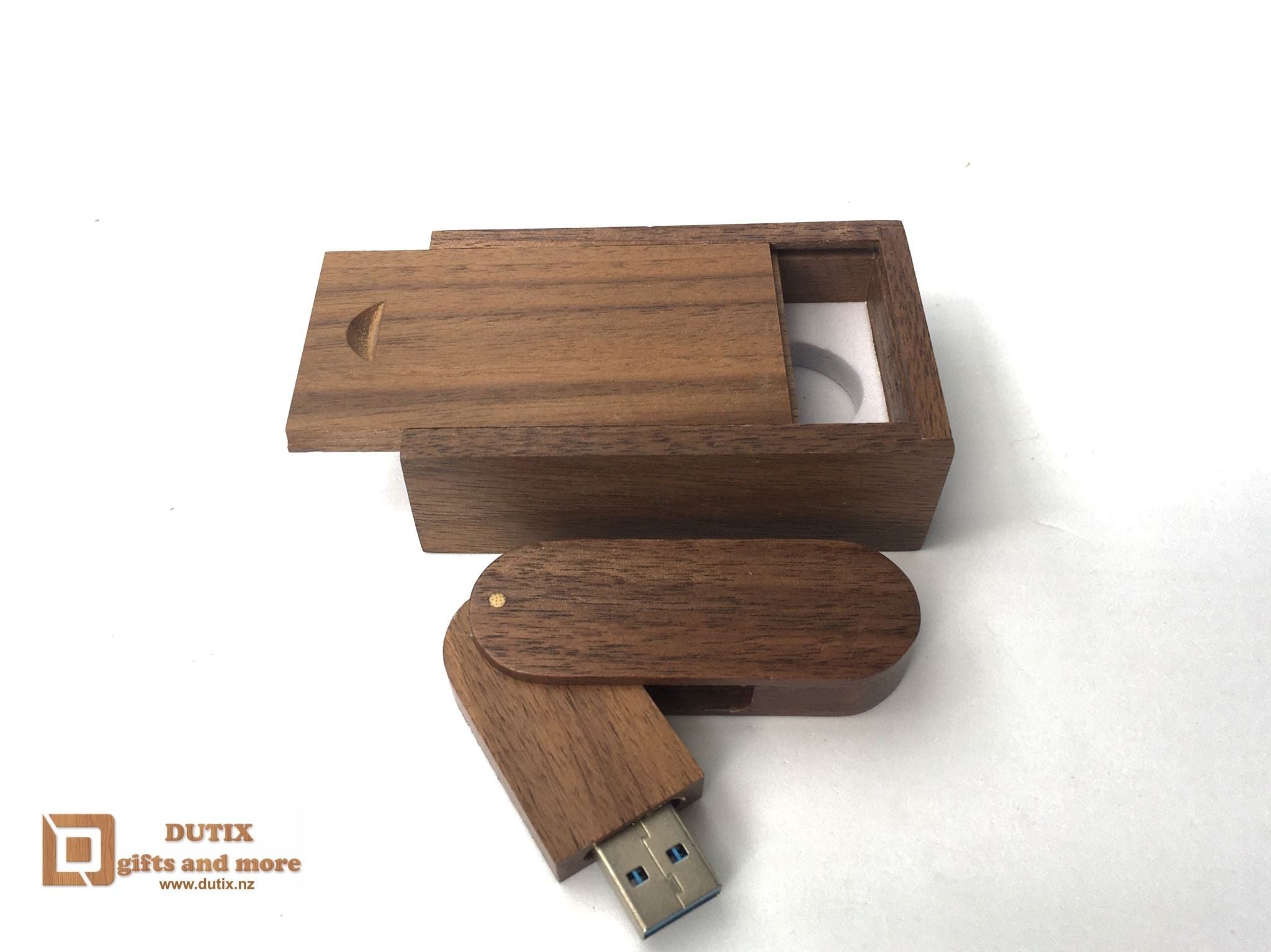 Wooden "Walnut" 64gb USB DRIVE in Wooden Case